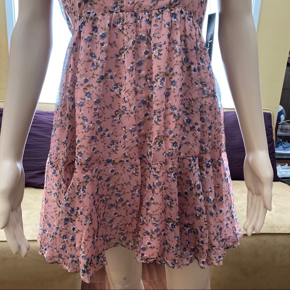 LULU’s rose off the shoulder floral dress - Picture 5 of 7